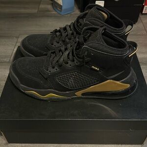 Men’s Jordan 270 son of mars black and gold